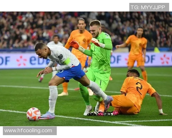 荷兰足球历史上的杰出球员与近代明星球员全景回顾 荷兰足球历史上的杰出球员与近代明星球员全景回顾